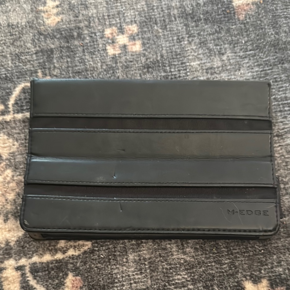 Black M-Edge Tablet Case